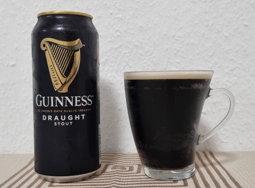 ドイツスーパーで買える】ギネスビールの紹介 Guinness Draught｜ジャーマン次郎のデュッセルライフ｜ドイツ生活のお役立ち情報